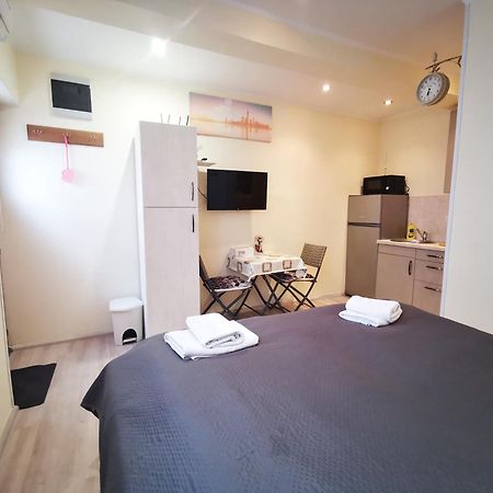 Meressa Nina&Leo Studio Apartments Новиград Екстериор снимка