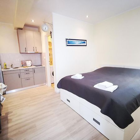 Meressa Nina&Leo Studio Apartments Новиград Екстериор снимка
