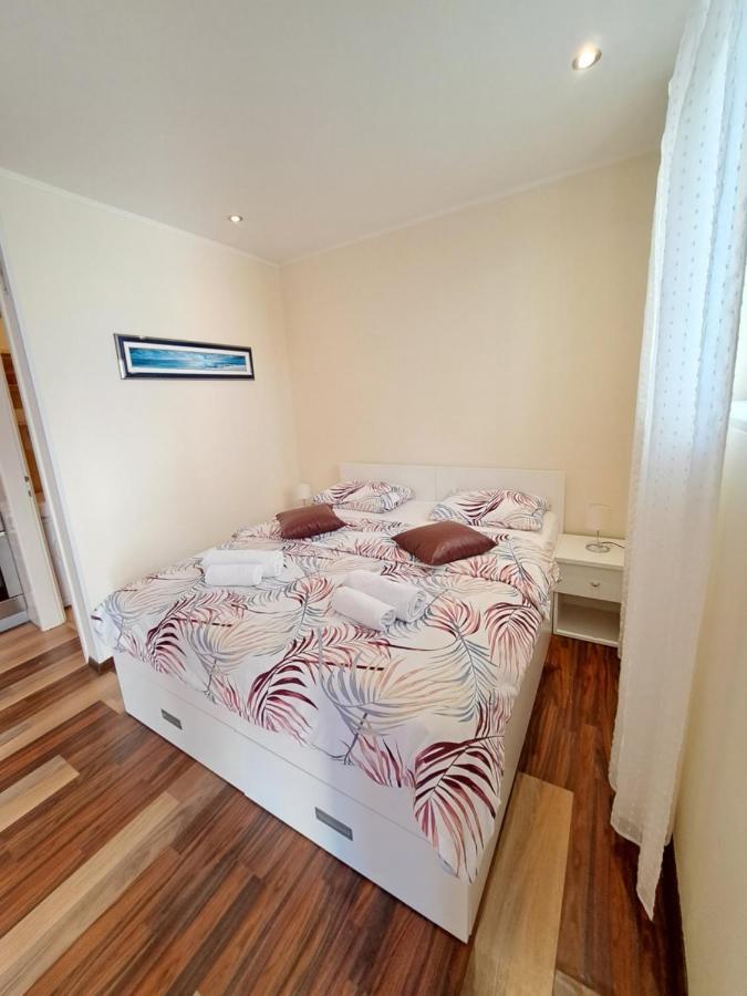 Meressa Nina&Leo Studio Apartments Новиград Екстериор снимка