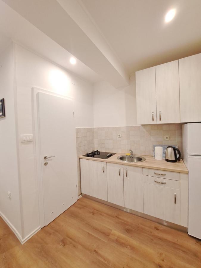Meressa Nina&Leo Studio Apartments Новиград Екстериор снимка