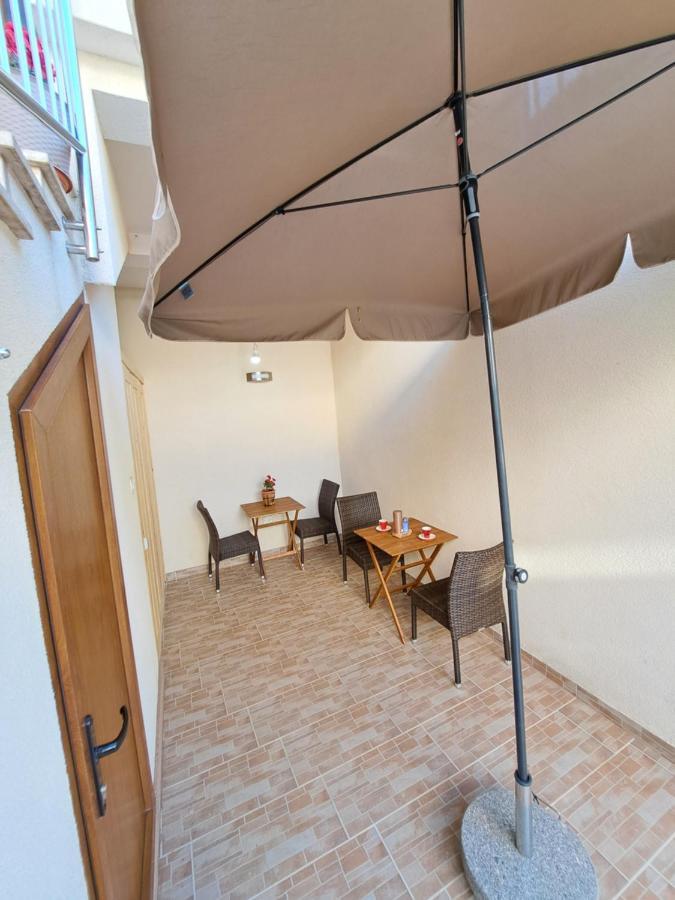 Meressa Nina&Leo Studio Apartments Новиград Екстериор снимка