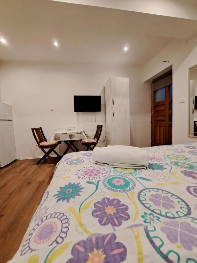 Meressa Nina&Leo Studio Apartments Новиград Екстериор снимка