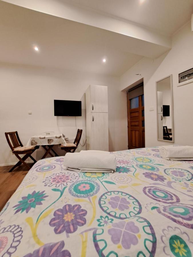 Meressa Nina&Leo Studio Apartments Новиград Екстериор снимка