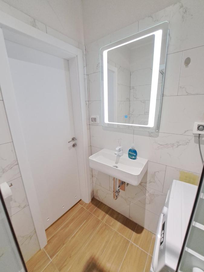 Meressa Nina&Leo Studio Apartments Новиград Екстериор снимка