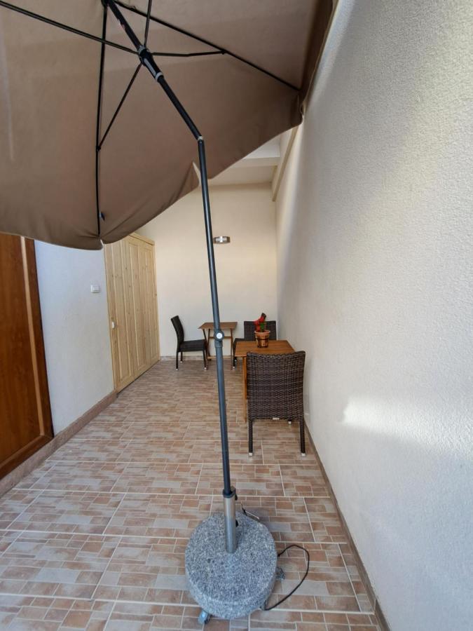 Meressa Nina&Leo Studio Apartments Новиград Екстериор снимка