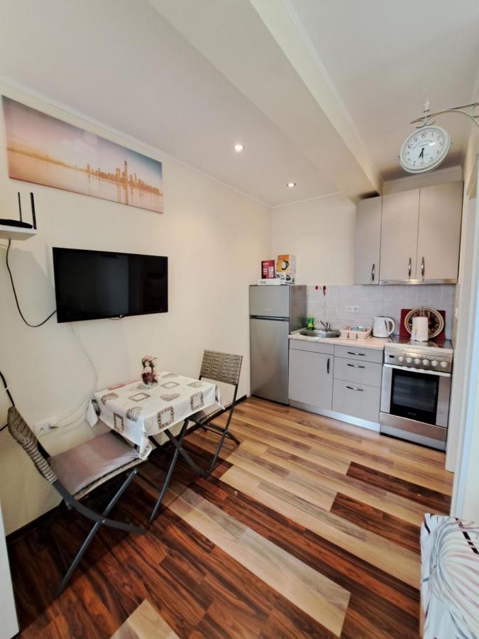 Meressa Nina&Leo Studio Apartments Новиград Екстериор снимка