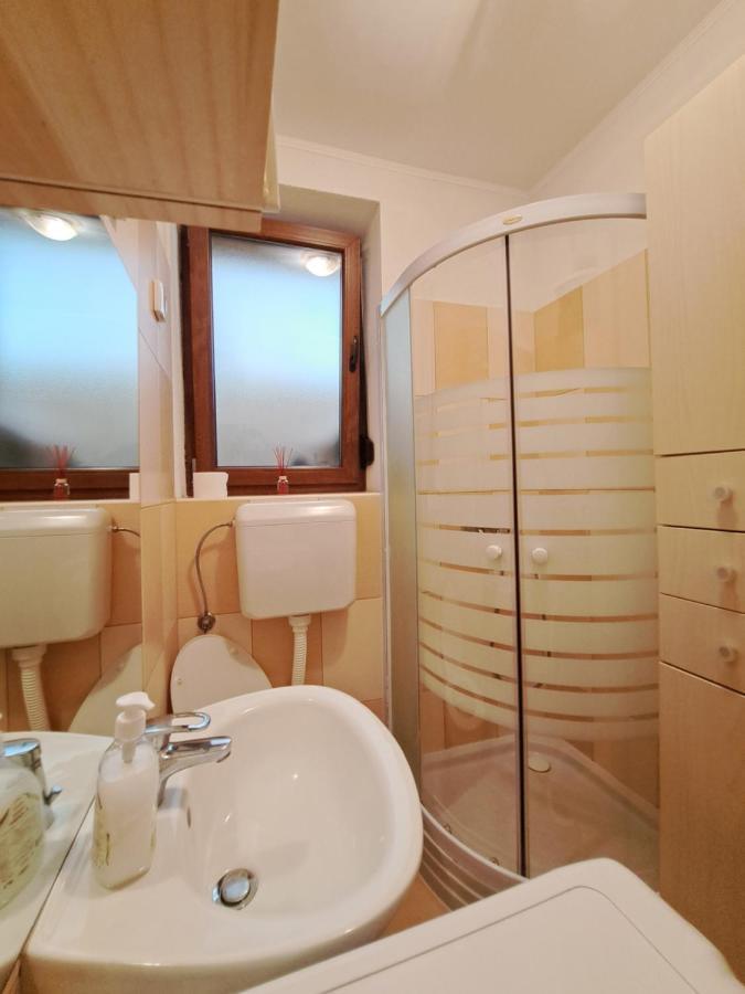Meressa Nina&Leo Studio Apartments Новиград Екстериор снимка