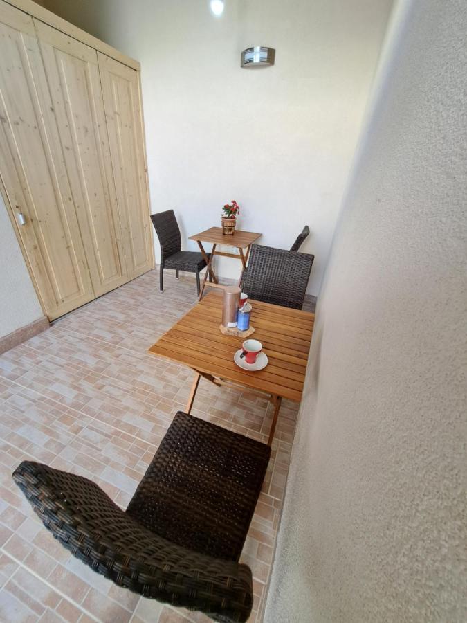 Meressa Nina&Leo Studio Apartments Новиград Екстериор снимка