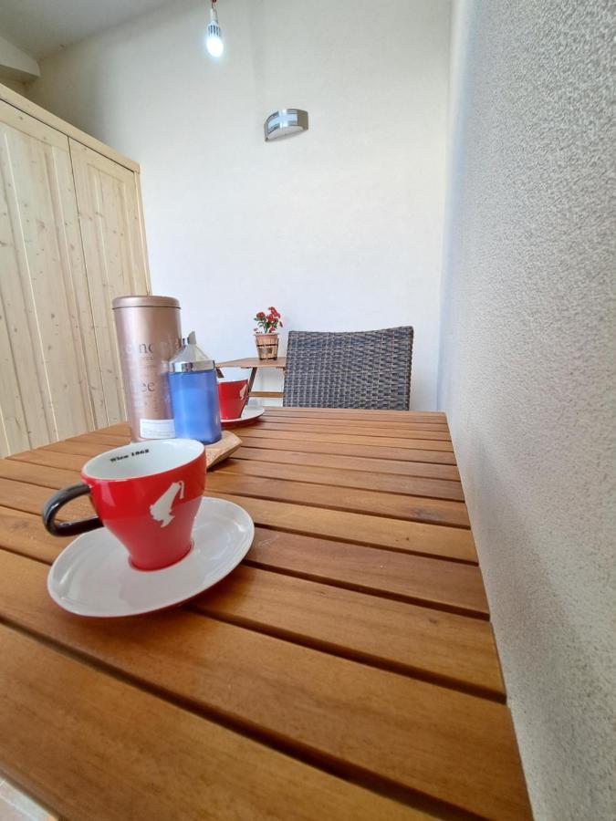 Meressa Nina&Leo Studio Apartments Новиград Екстериор снимка