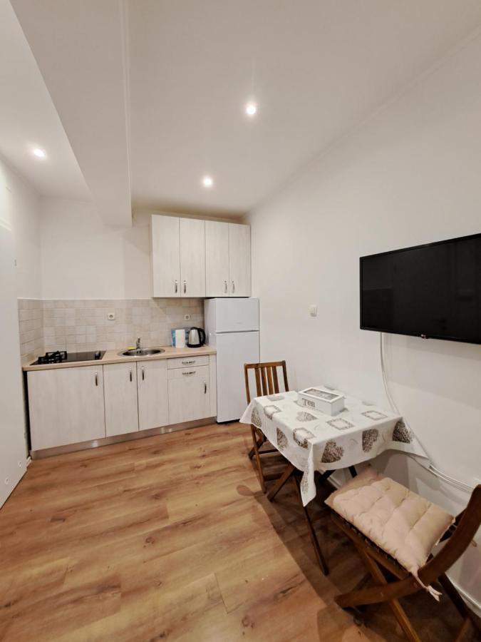 Meressa Nina&Leo Studio Apartments Новиград Екстериор снимка