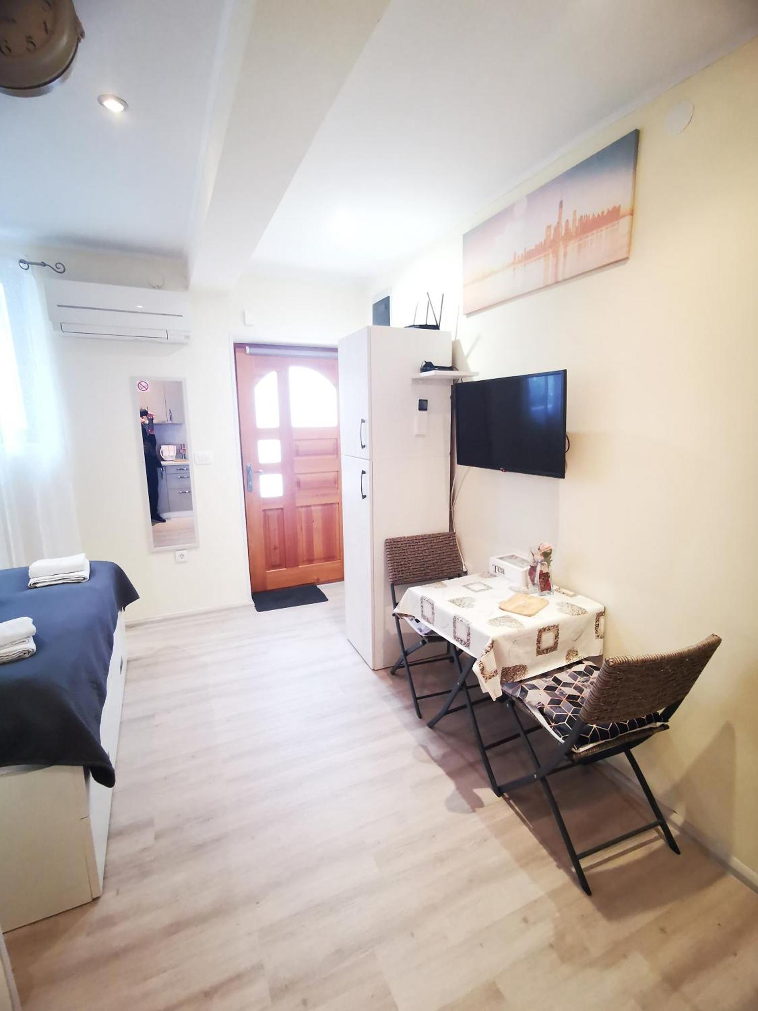 Meressa Nina&Leo Studio Apartments Новиград Екстериор снимка