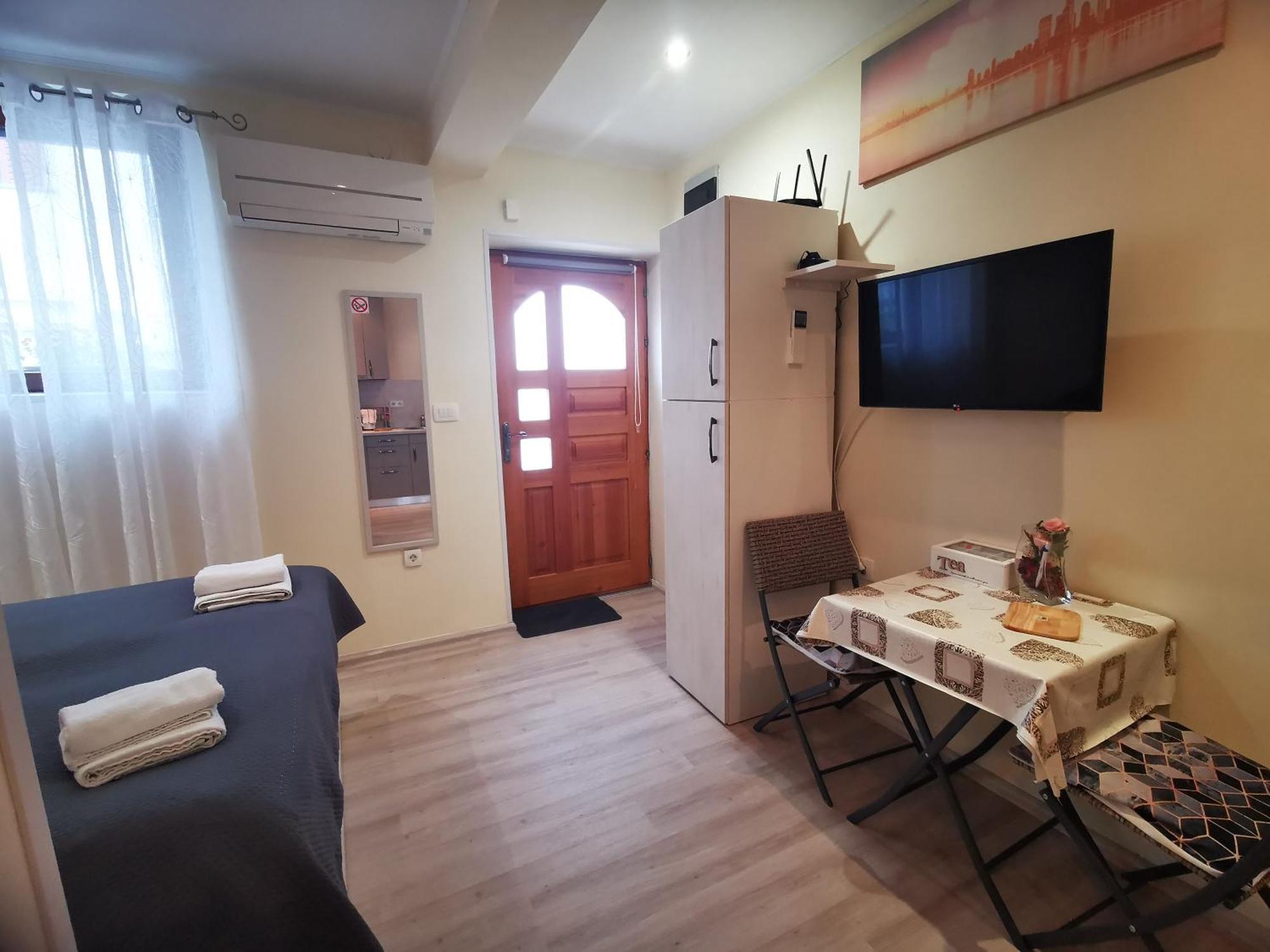 Meressa Nina&Leo Studio Apartments Новиград Екстериор снимка